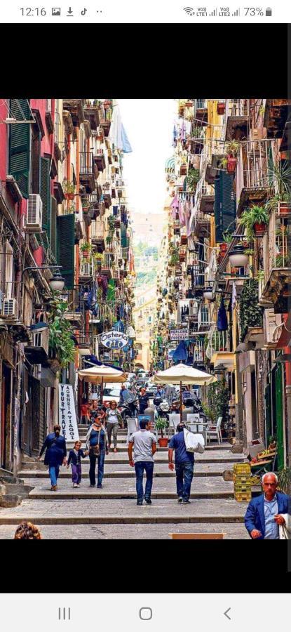 Appartement Casa Fabrizio Ai Gradoni Di Chiaia à Naples Extérieur photo